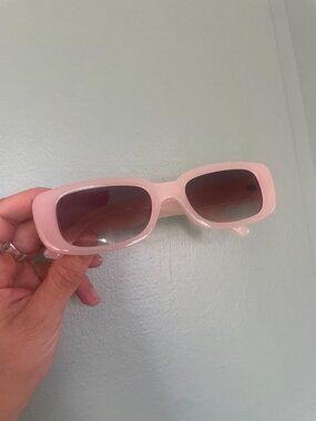 AIRE SUNGLASSES PALE MILKY PINK